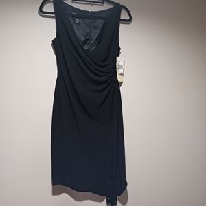Final NWT $15 Jones New York "Assmmetrical Special Black Dress" Sz. 10P Black.